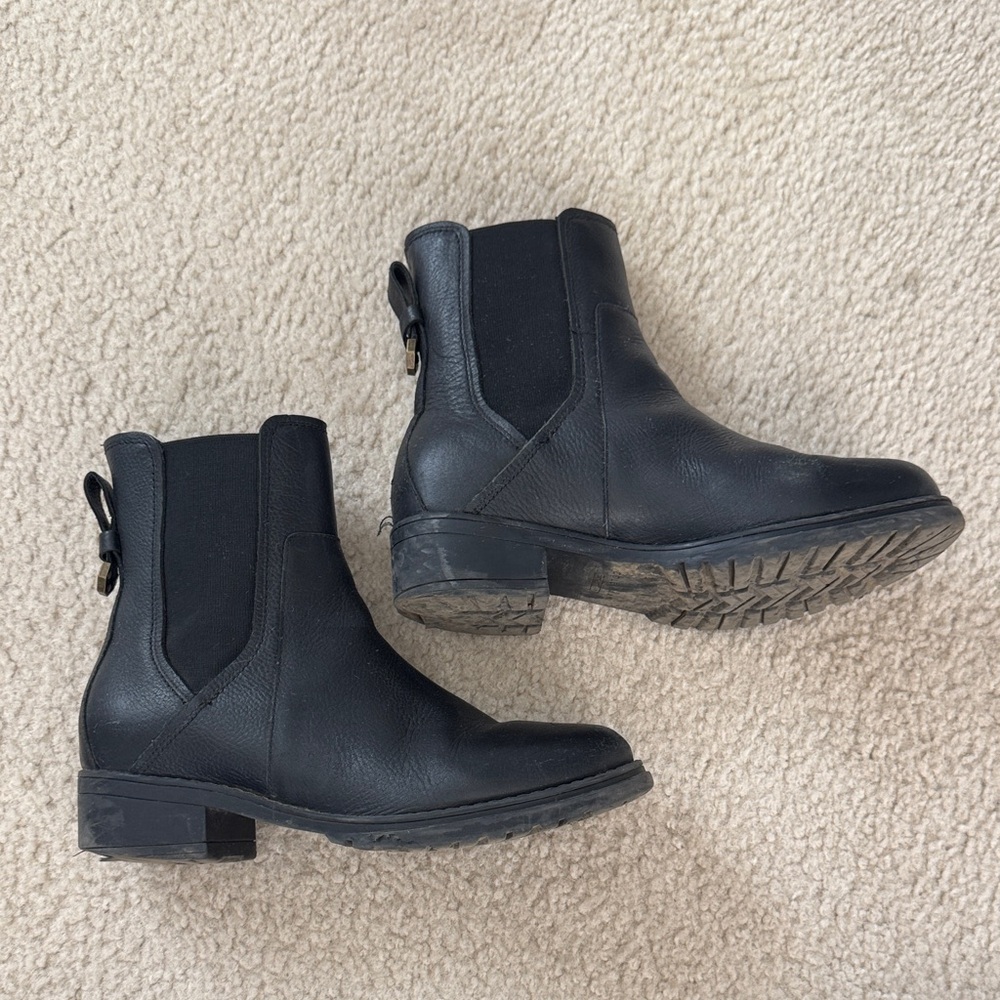 Cole Haan Black Ankle Chelsea Boots - Size 7